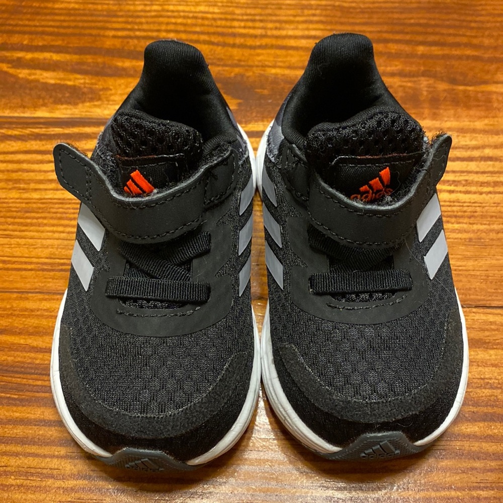 Adidas Tennis Shoes